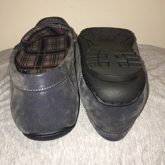 Reactive Shoes - Picture 3 of 4